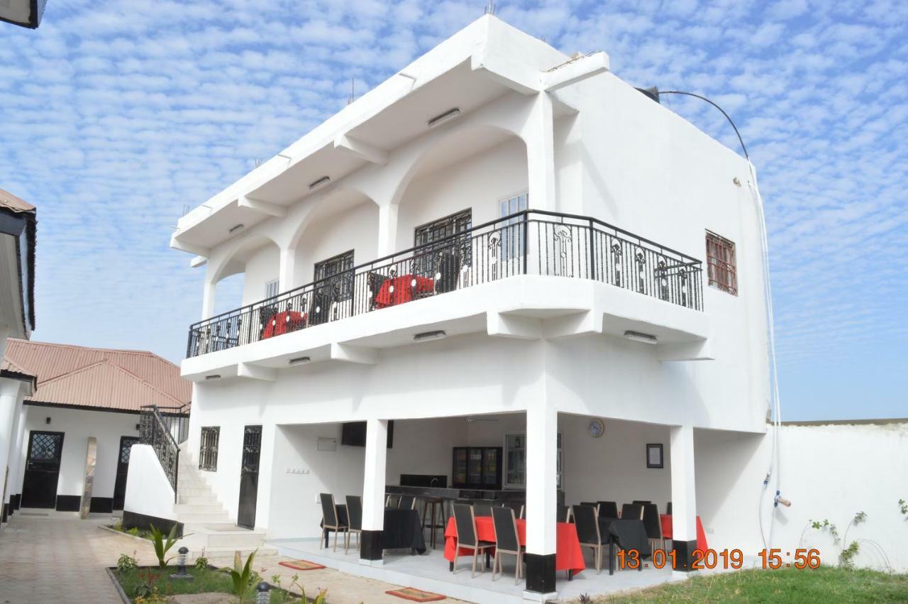 Sukuta Nema Guest House Banjul Exterior photo